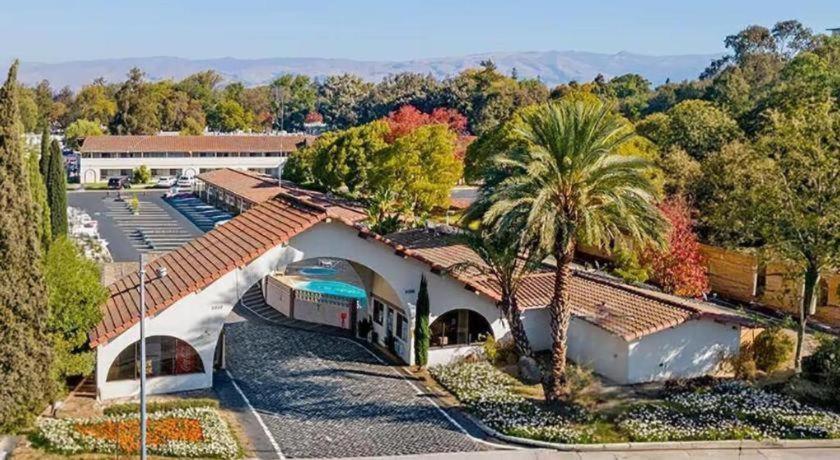 موتيل سانتا كلارا Super 8 By Wyndham San Jose Airport المظهر الخارجي الصورة